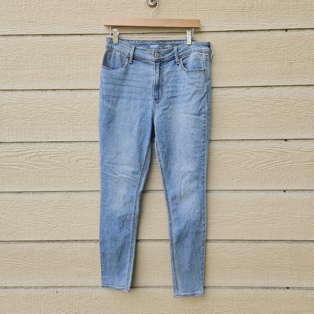 Old Navy high rise wow super skinny jeans light wash 28 inch inseam size 12
